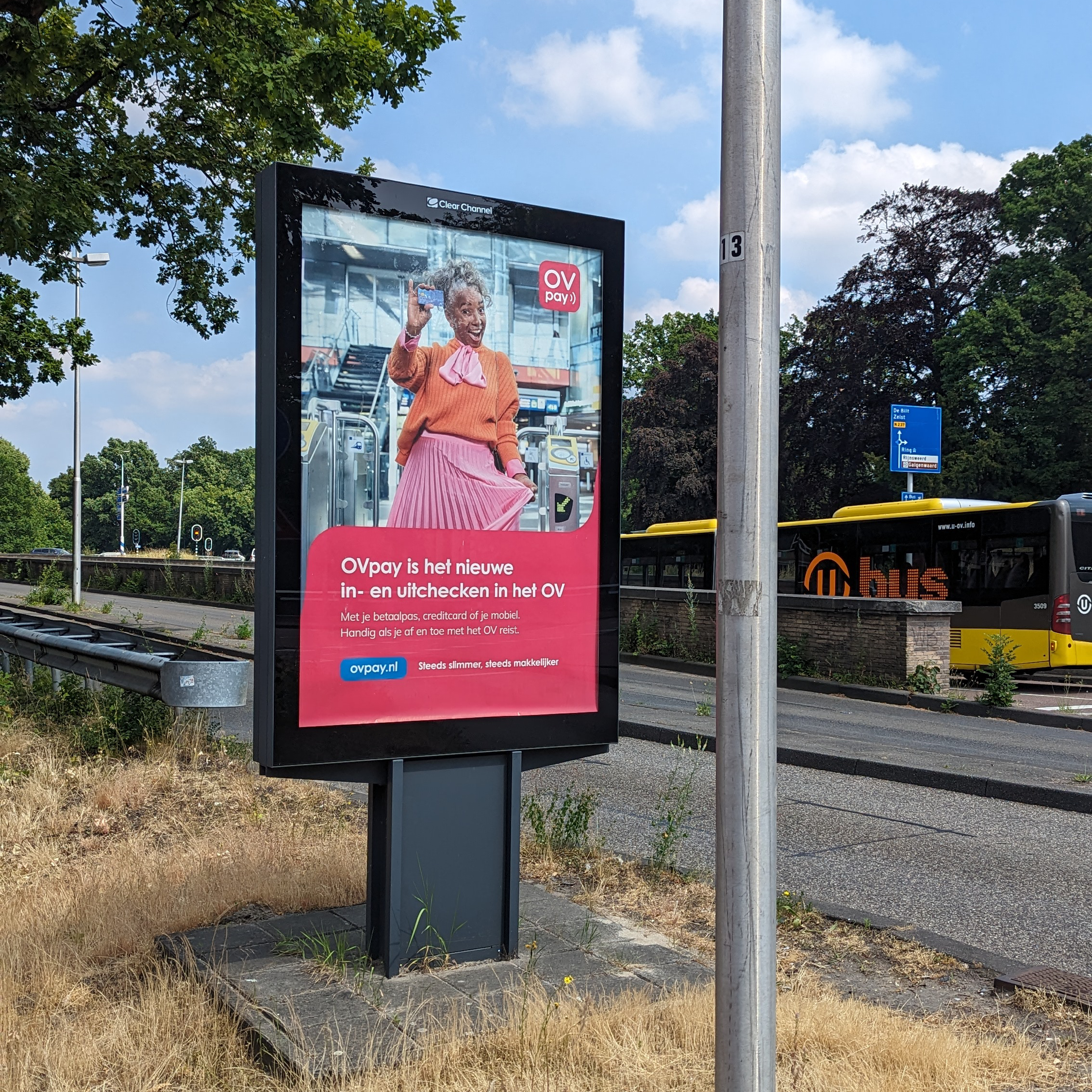 OVpay poster abri zuil Utrecht